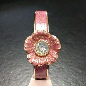 Betsey Johnson pink flower bracelet 7"